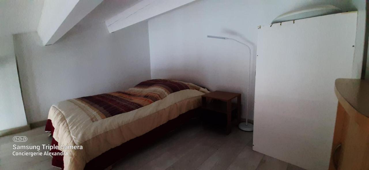 Vue Magique Sur La Marina - Appart En Duplex, Les Pieds Dans L'Eau 圣西普里安 外观 照片