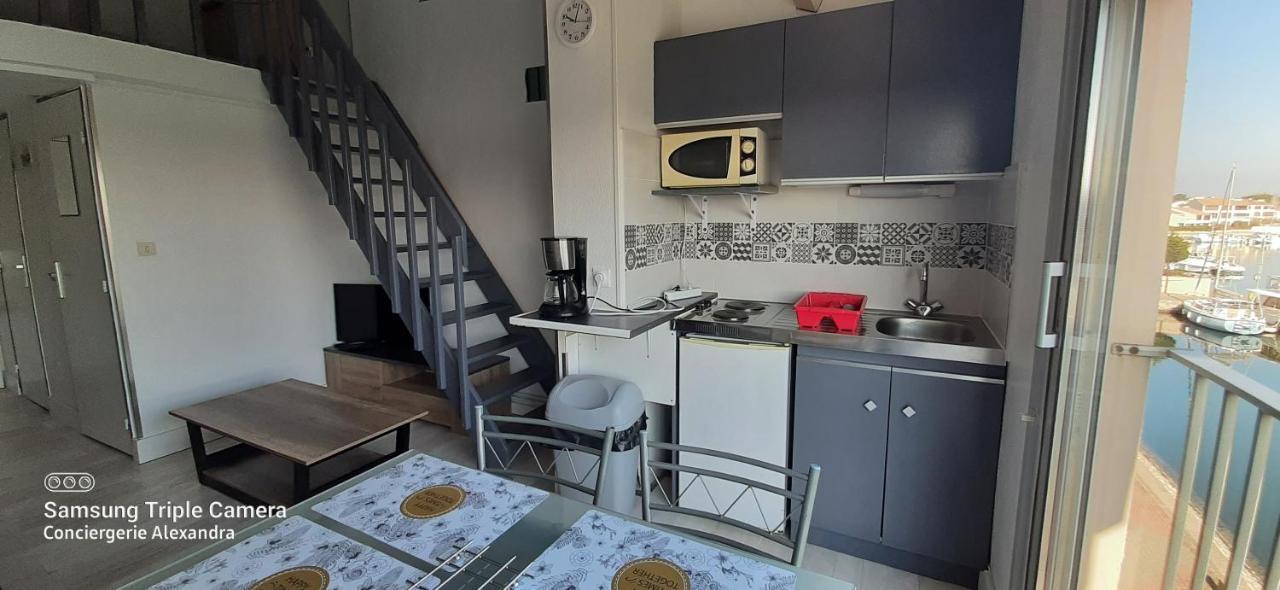 Vue Magique Sur La Marina - Appart En Duplex, Les Pieds Dans L'Eau 圣西普里安 外观 照片